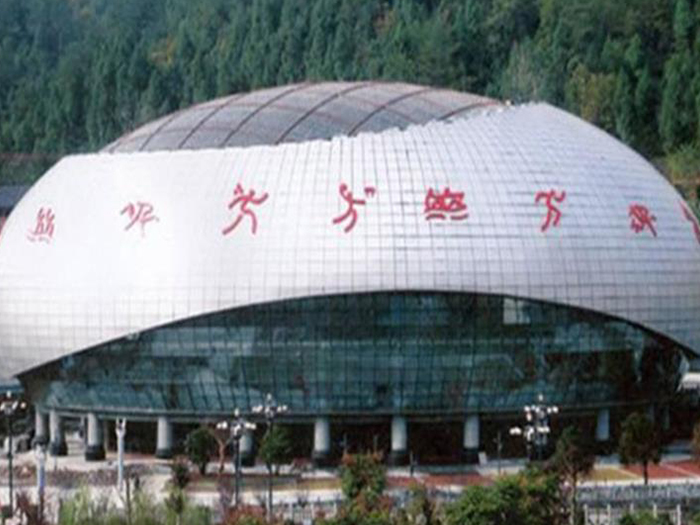 临汾体育中心球形网架加工安装
